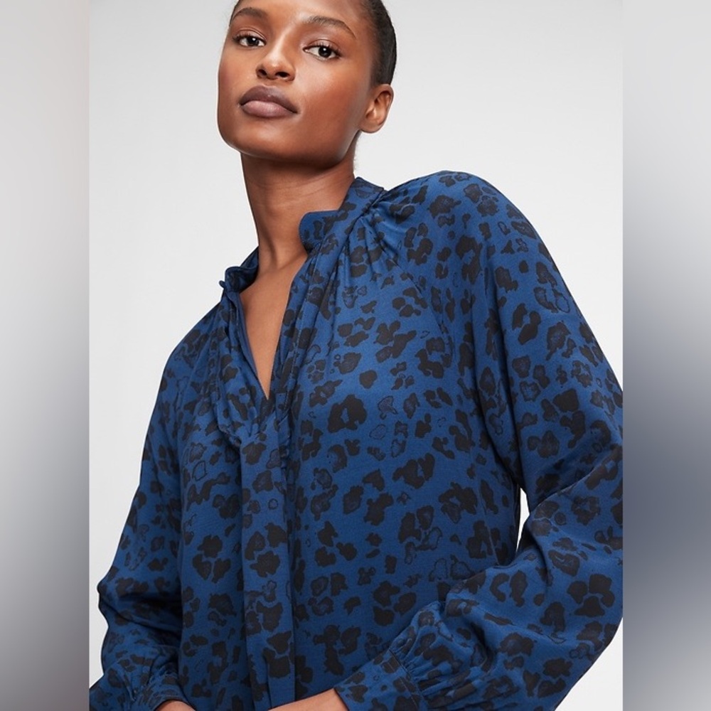 Women's Blue Patterned Top - Picture 1 of 4